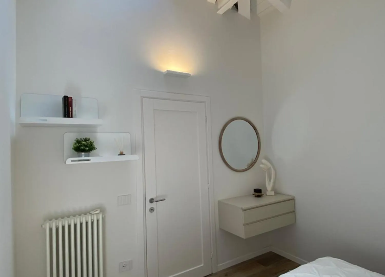 Appartamento Grenier Blanc - Elegante Mansarda San Pietro in Casale Italia