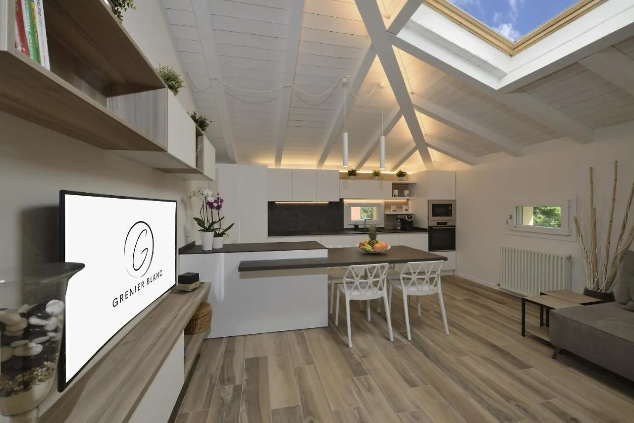 Grenier Blanc - Elegante Mansarda Apartment San Pietro in Casale