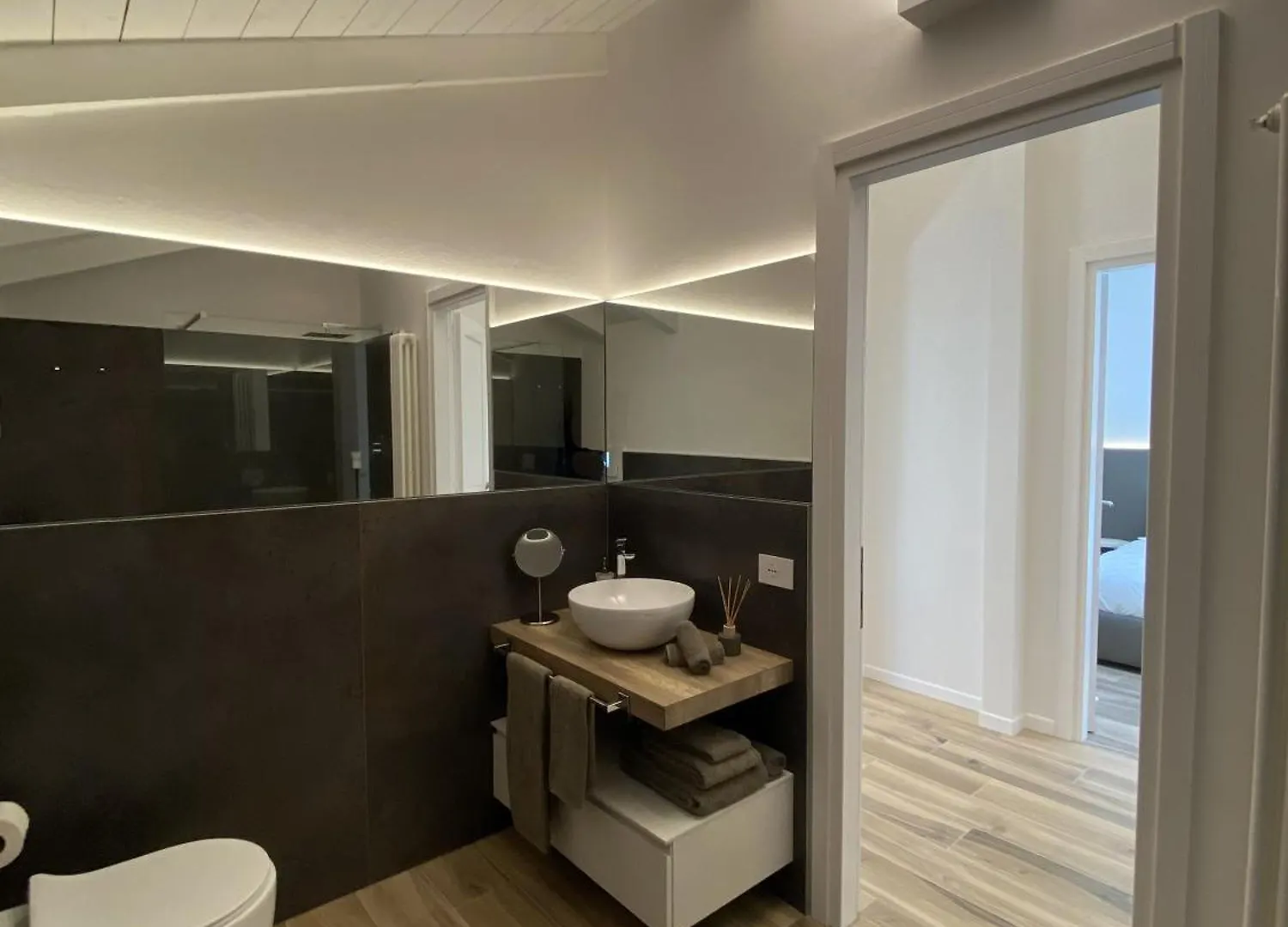 Grenier Blanc - Elegante Mansarda Apartment San Pietro in Casale